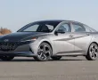 Hyundai Elantra Hybrid 2023 – un sedán eficiente con buen espacio