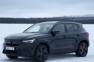 Volvo XC40 y EX40 2025 – cambios, precios y qué versión elegir