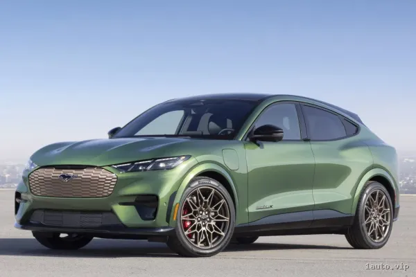 Ford Mustang Mach-E GT 2024 – nuevo paquete Performance y colores