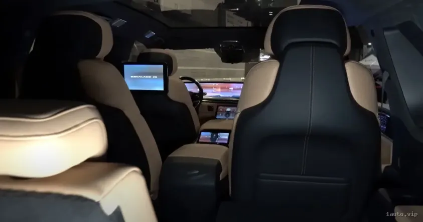 Segunda y tercera fila del Escalade eléctrico 2025