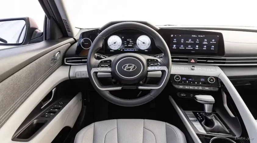Interior del Hyundai Elantra Hybrid 2023