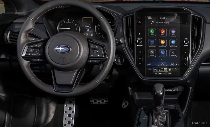 Volante y panel de entretenimiento del Subaru Impreza 2023