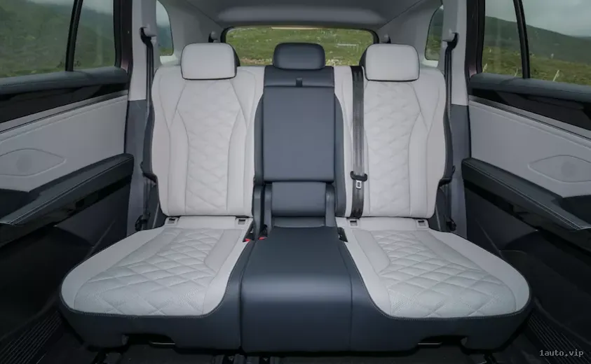 ID.6 Configuración de 7 plazas con sofá de 3 plazas