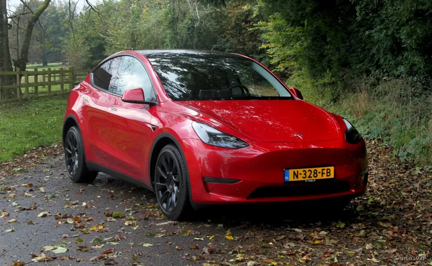 Tesla Model Y 2023
