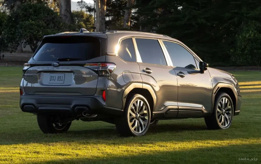 Vista lateral del Subaru Forester