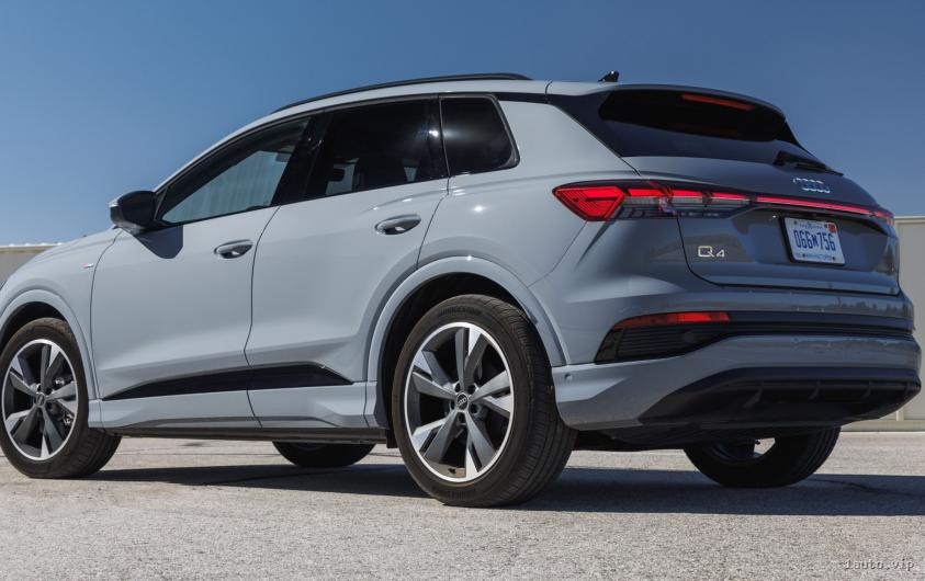 Óptica trasera Audi Q4 e-tron 2025