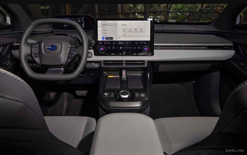 Interior del Subaru Solterra 2026