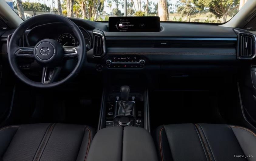 Interior del Mazda CX-50 2025
