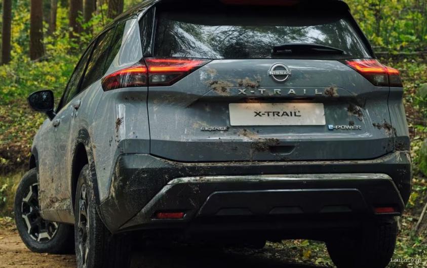 Parte trasera espaciosa y cómoda del X‑Trail e‑Power 2025