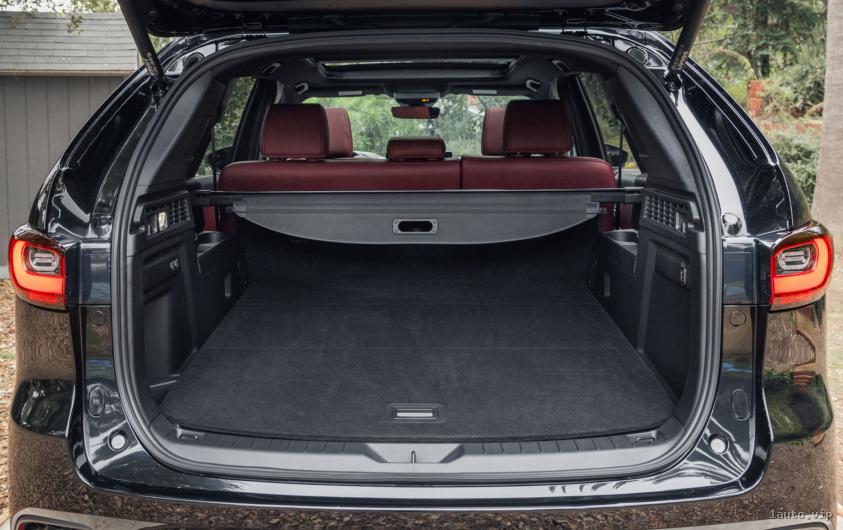 Mazda CX-70 2025 interior espacioso