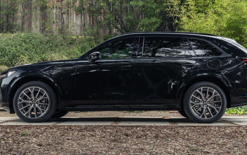 Diseño único del Mazda CX-70 2025