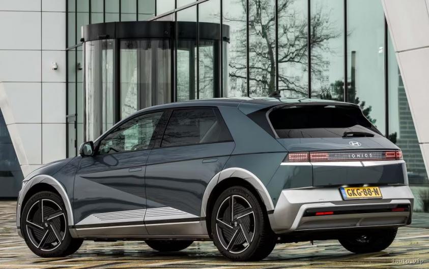 Vista lateral del Hyundai Ioniq 5 2025