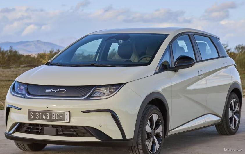 BYD Dolphin hatchback con aspiraciones de crossover