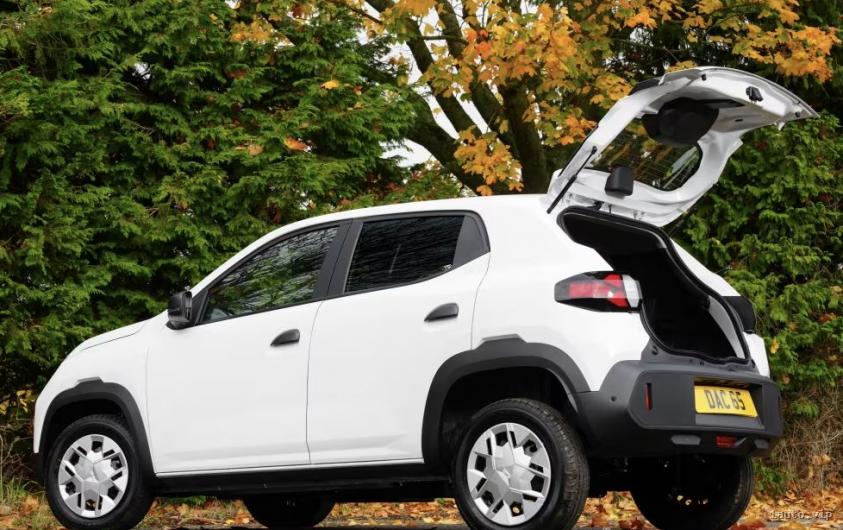 Dacia Spring espacio limitado