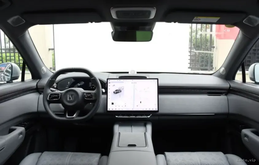 Tecnologías e interior del Zeekr 7X 2024