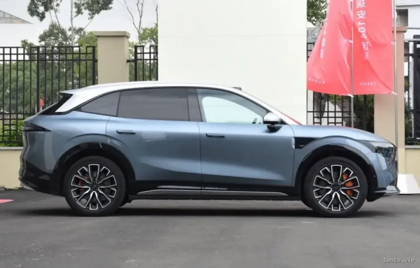 Altura libre y tamaño medio del Zeekr 7X 2024