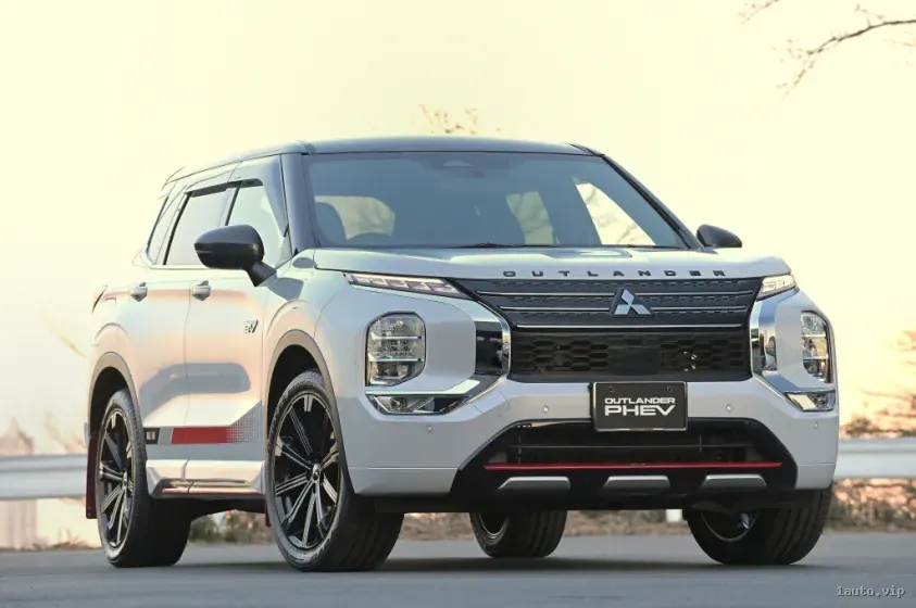 Mitsubishi Outlander 2023 PHEV parte delantera