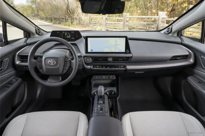 Toyota Prius 2023 panel frontal