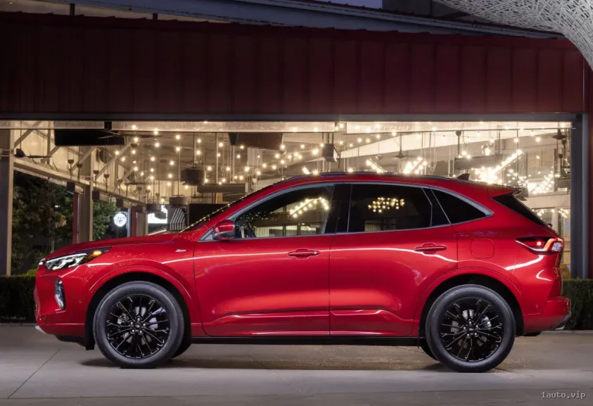 Ford Escape ST-Line 2023, vista lateral