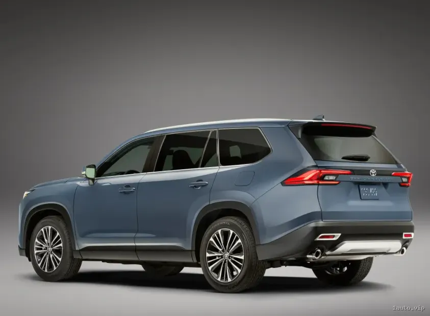 Toyota Grand Highlander 2024 vista trasera