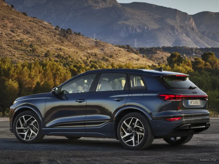 Vista lateral del crossover Q6 E-Tron