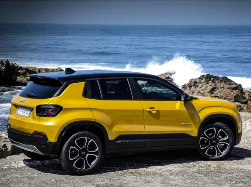 Jeep Avenger 2023 vista lateral