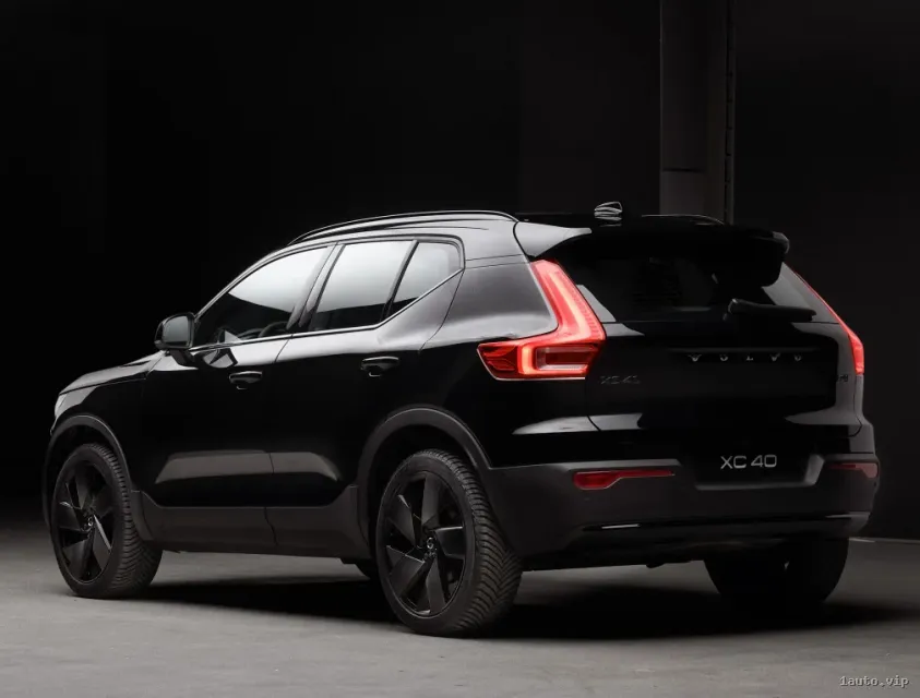 Volvo XC40 2025 vista lateral